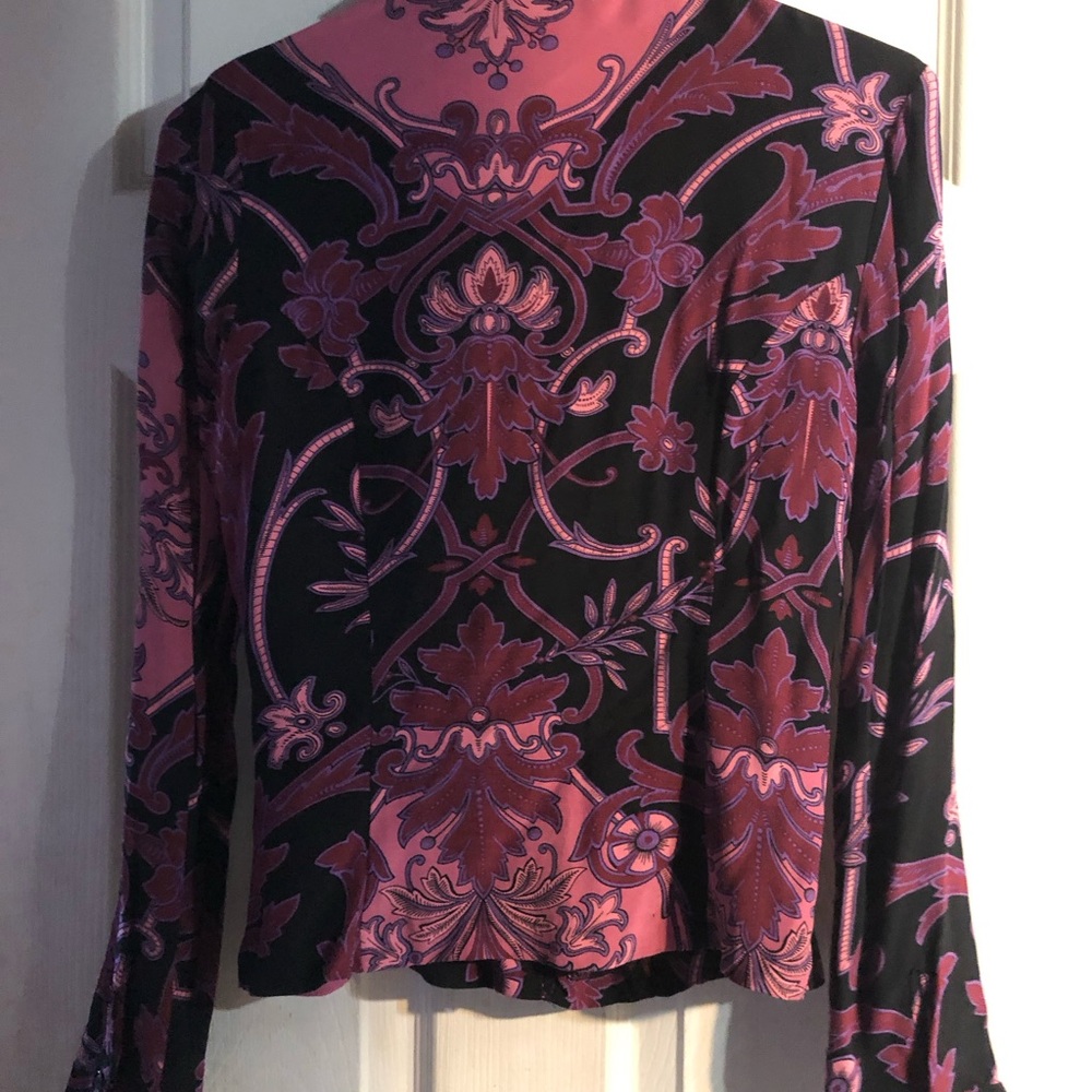 Betsey Johnson Black and Pink Baroque-Print Long Sleeve